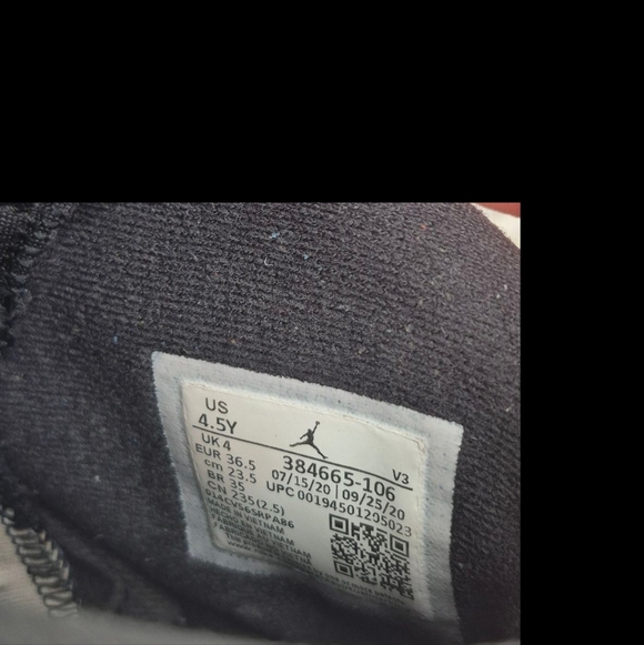 Jordan Red and White Sneakers Classic High-Top - Picture 6 of 6